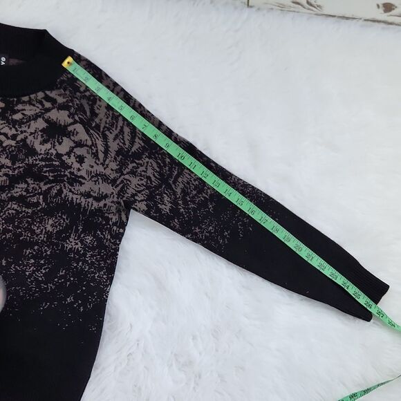 Athleta Women Jacquard Crew Sweater in Frosted Floral Black And Tan Extra Small - Picture 7 of 10